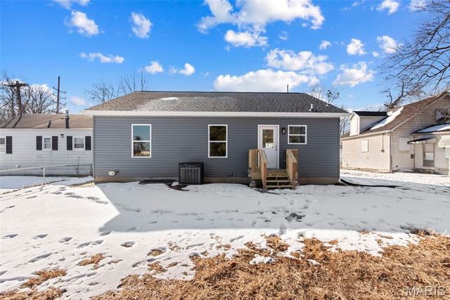 309 E Arlee Avenue, St Louis, MO 63125