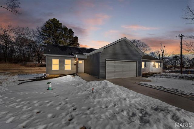 309 E Arlee Avenue, St Louis, MO 63125