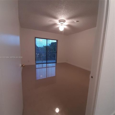 8160 Geneva Way 316, Miami, FL 33166