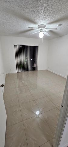 8160 Geneva Way 316, Miami, FL 33166