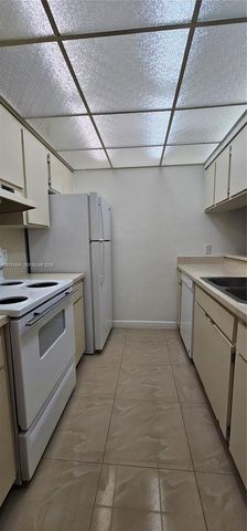 8160 Geneva Way 316, Miami, FL 33166