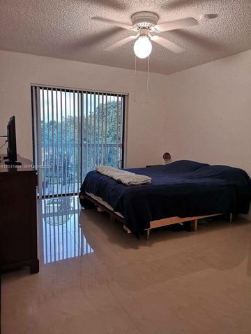 8160 Geneva Way 316, Miami, FL 33166
