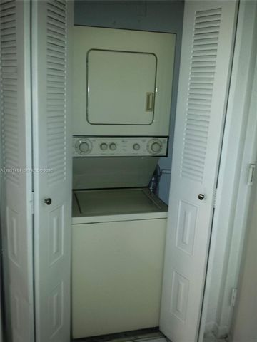 8160 Geneva Way 316, Miami, FL 33166