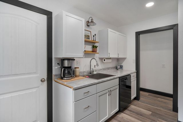 4030 W Collings Street, Springfield, MO 65803