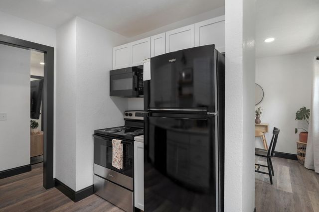 4030 W Collings Street, Springfield, MO 65803
