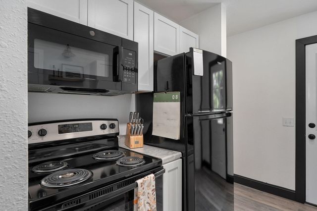 4030 W Collings Street, Springfield, MO 65803