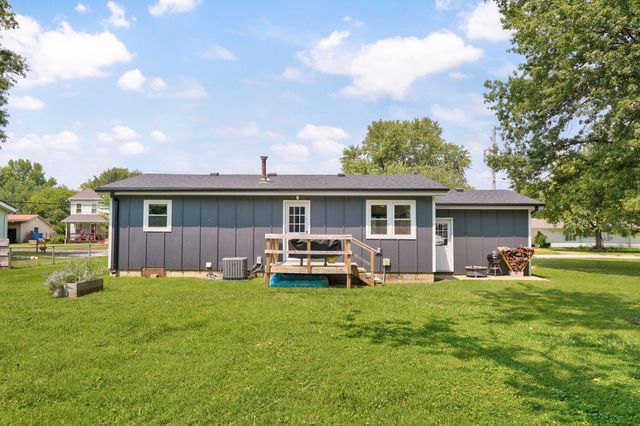 4030 W Collings Street, Springfield, MO 65803
