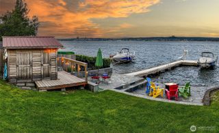 4216 55th Avenue NE, Seattle, WA 98105