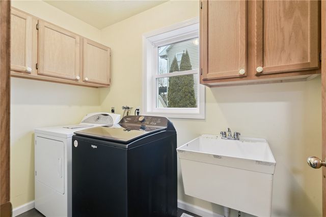 3000 Primrose St, Marion, IA 52302