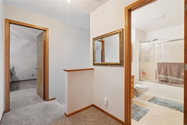 3000 Primrose St, Marion, IA 52302