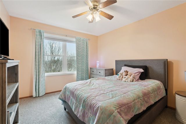 3000 Primrose St, Marion, IA 52302