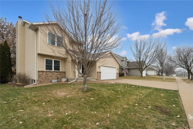 3000 Primrose St, Marion, IA 52302