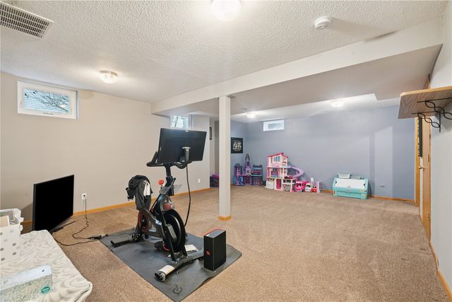 3000 Primrose St, Marion, IA 52302