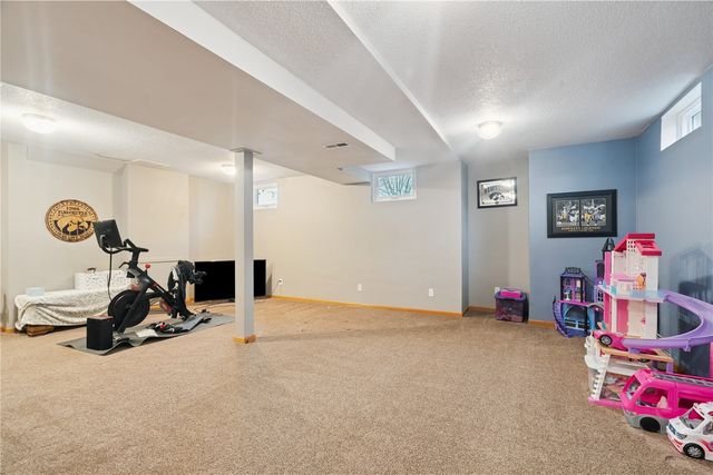 3000 Primrose St, Marion, IA 52302