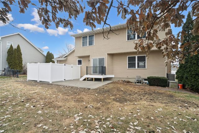 3000 Primrose St, Marion, IA 52302