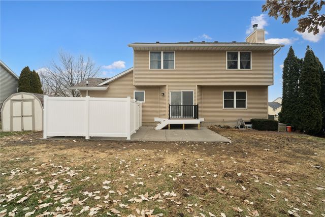 3000 Primrose St, Marion, IA 52302