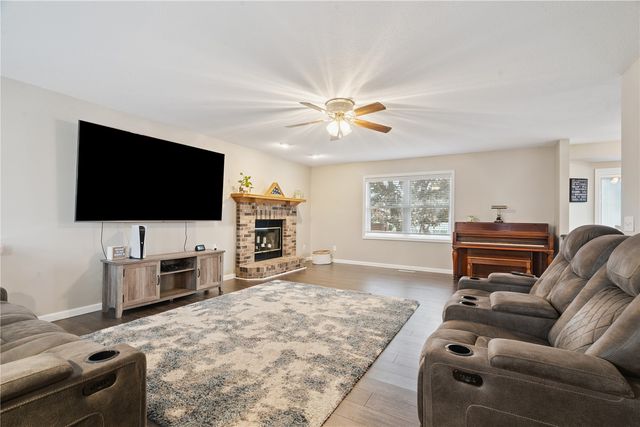 3000 Primrose St, Marion, IA 52302