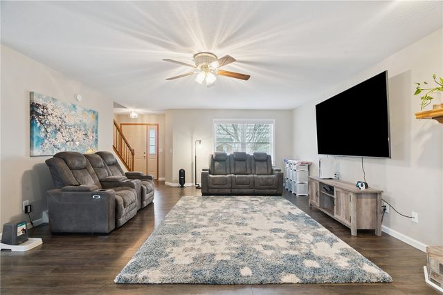 3000 Primrose St, Marion, IA 52302