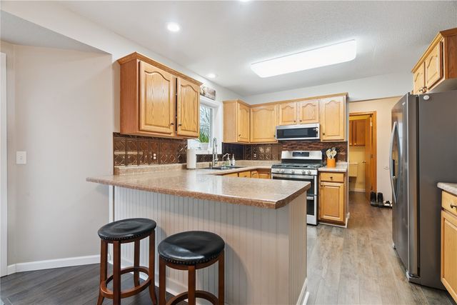 3000 Primrose St, Marion, IA 52302