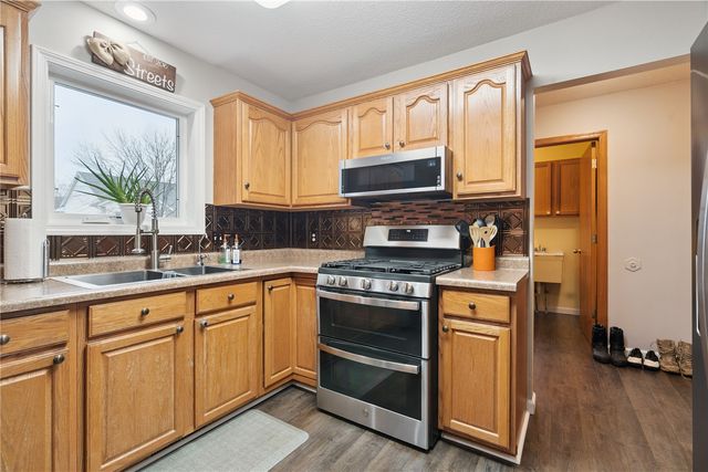 3000 Primrose St, Marion, IA 52302