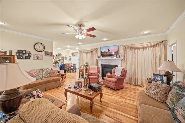 1323 Buckingham Pl, Cookeville, TN 38501