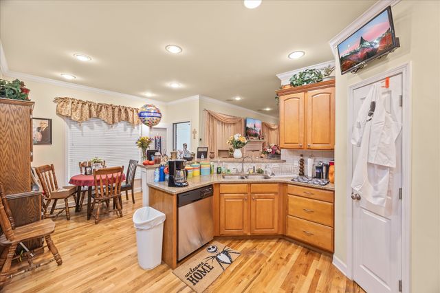 1323 Buckingham Pl, Cookeville, TN 38501