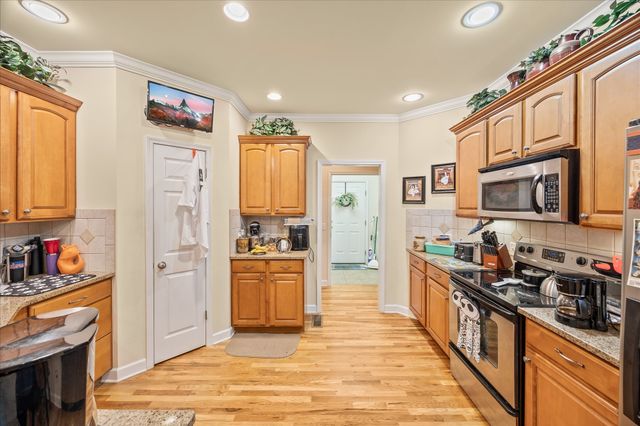 1323 Buckingham Pl, Cookeville, TN 38501