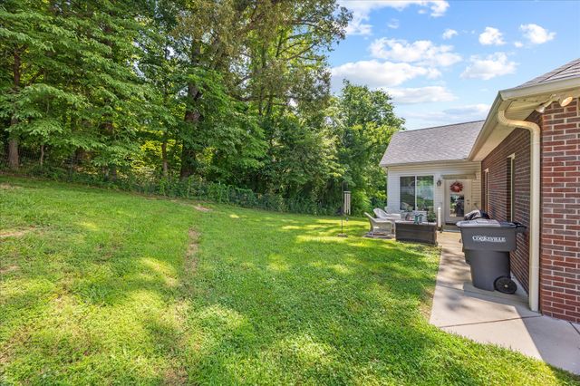 1323 Buckingham Pl, Cookeville, TN 38501