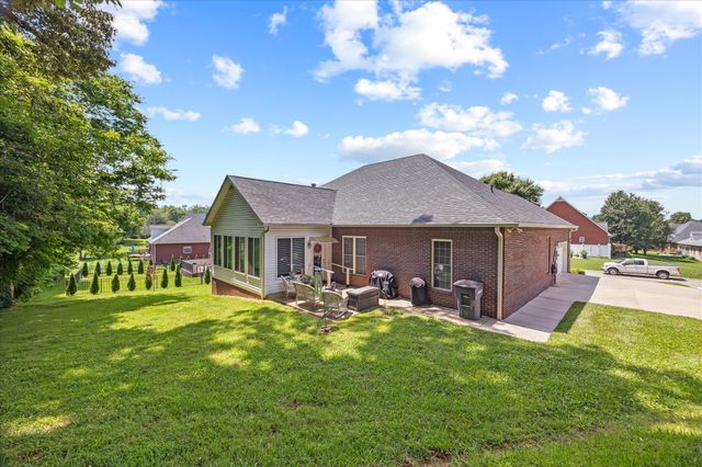 1323 Buckingham Pl, Cookeville, TN 38501