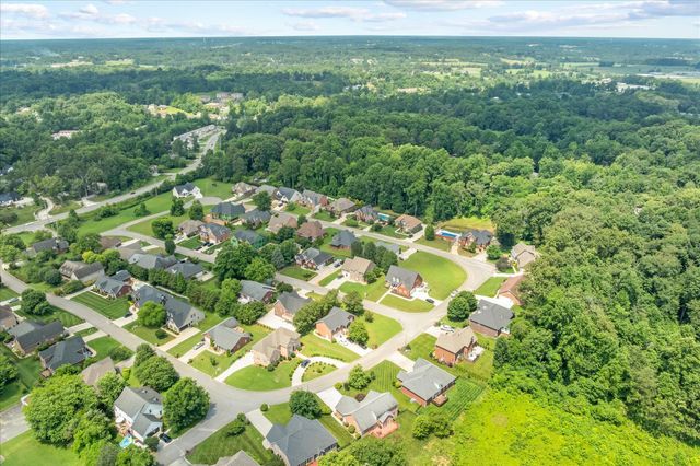 1323 Buckingham Pl, Cookeville, TN 38501