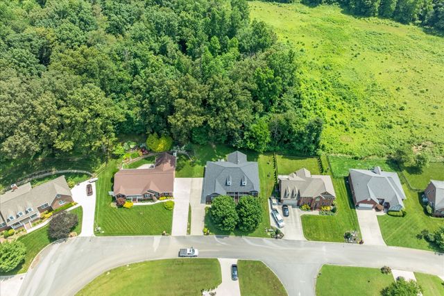 1323 Buckingham Pl, Cookeville, TN 38501