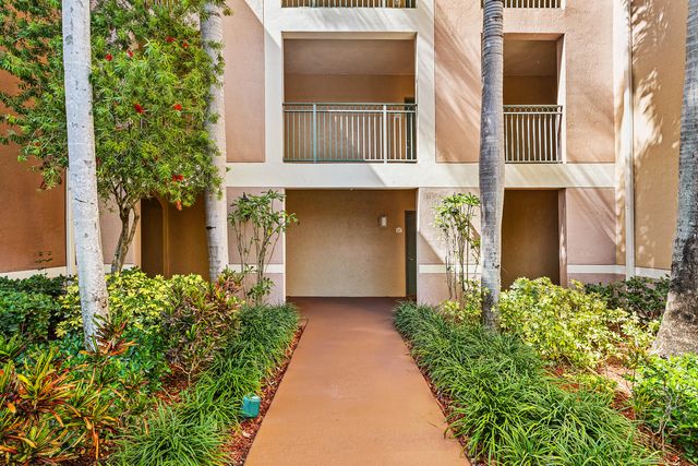 11770 St Andrews Place 304, Wellington, FL 33414