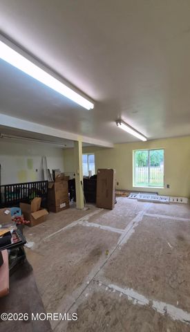 98 New Monmouth Road, Middletown, NJ 07748