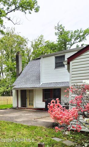 98 New Monmouth Road, Middletown, NJ 07748
