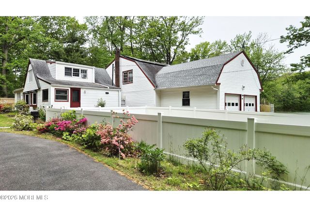 98 New Monmouth Road, Middletown, NJ 07748