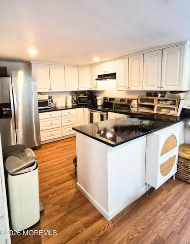 98 New Monmouth Road, Middletown, NJ 07748