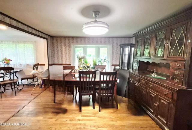 98 New Monmouth Road, Middletown, NJ 07748