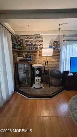 98 New Monmouth Road, Middletown, NJ 07748