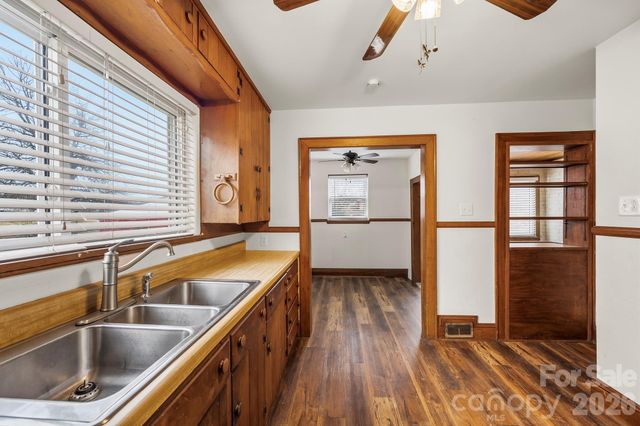 1001 W Clemmonsville Road, Winston Salem, NC 27127