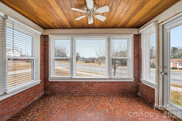 1001 W Clemmonsville Road, Winston Salem, NC 27127