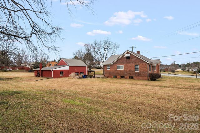 1001 W Clemmonsville Road, Winston Salem, NC 27127