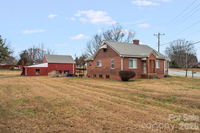 1001 W Clemmonsville Road, Winston Salem, NC 27127