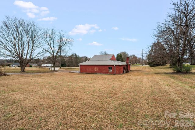 1001 W Clemmonsville Road, Winston Salem, NC 27127