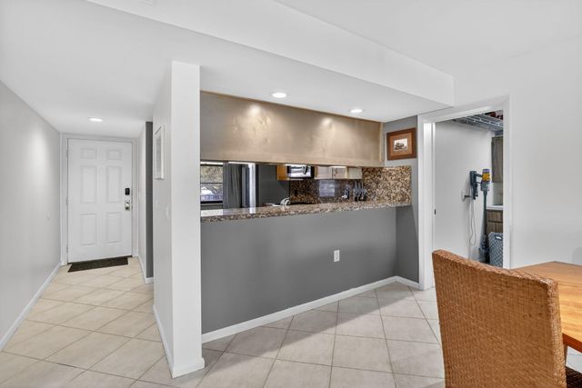 1528 Whitehall Drive 202, Davie, FL 33324