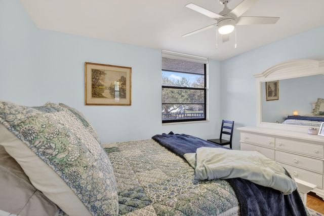 1528 Whitehall Drive 202, Davie, FL 33324