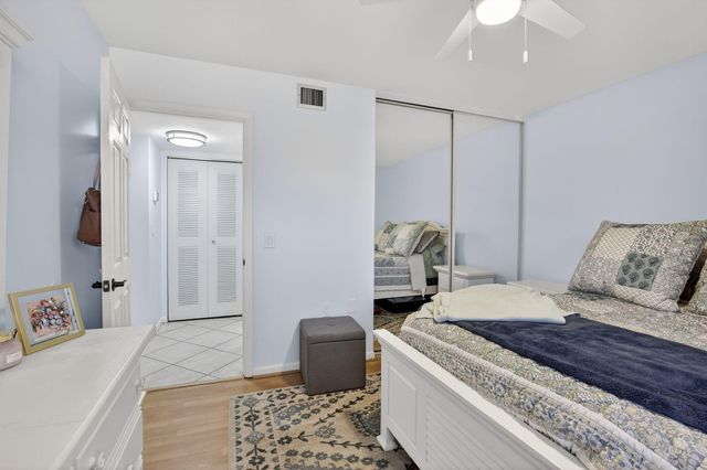 1528 Whitehall Drive 202, Davie, FL 33324