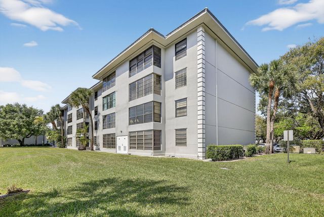 1528 Whitehall Drive 202, Davie, FL 33324