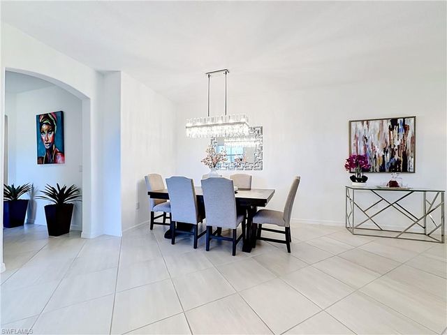 2558 Vine AVE, Naples, FL 34120