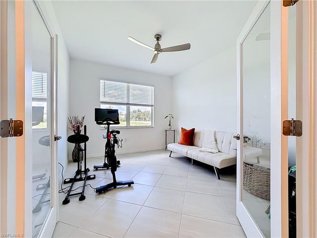 2558 Vine AVE, Naples, FL 34120