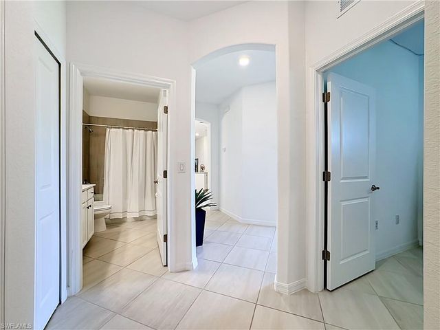 2558 Vine AVE, Naples, FL 34120